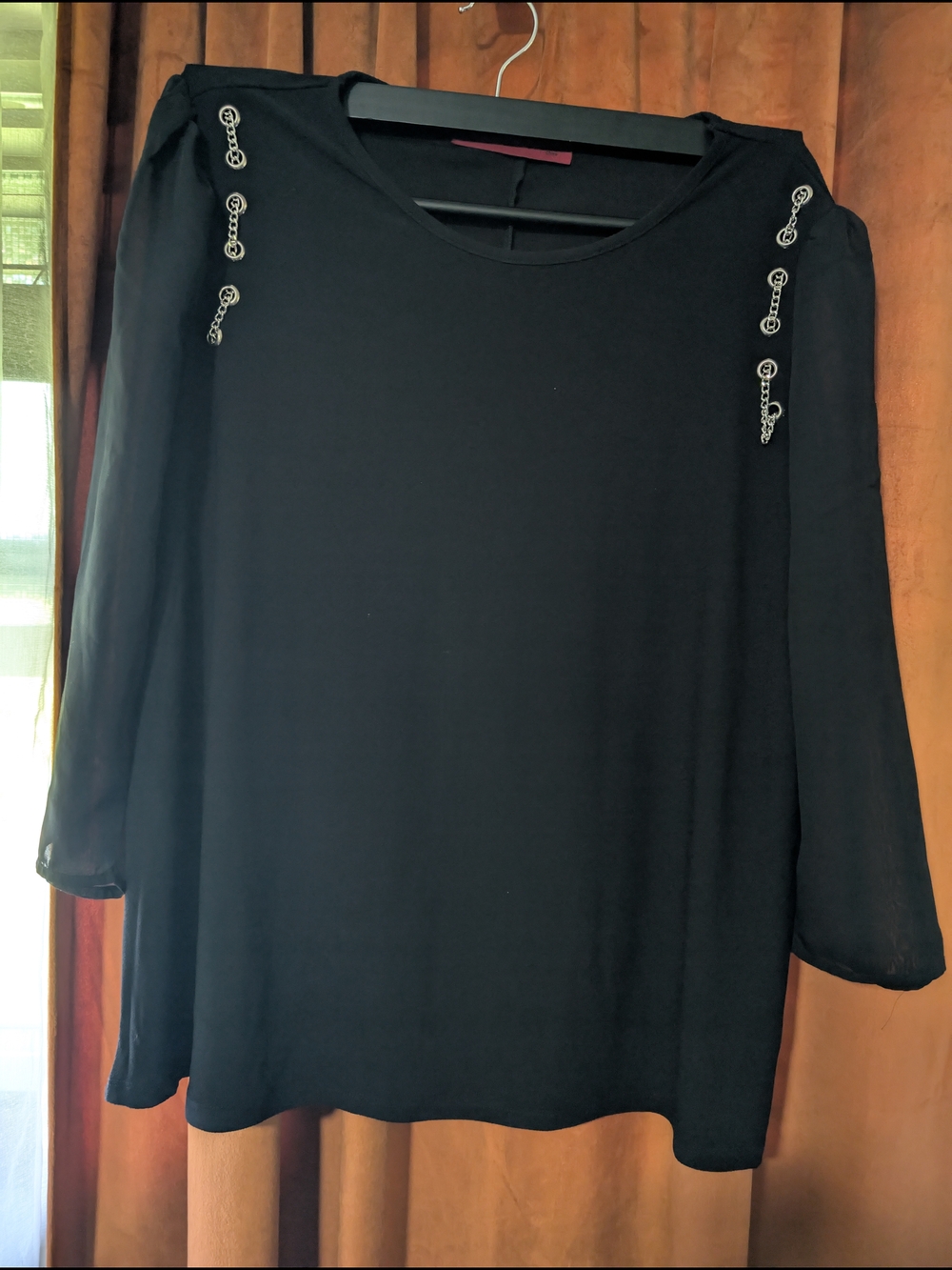 Women's Black Long-Sleeve Chain Accent Blouse